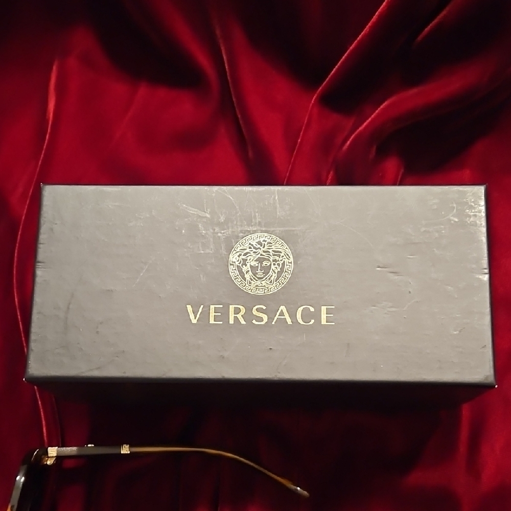 Versace Euc Tortoise Brown Oversized Sunglasses W… - image 3